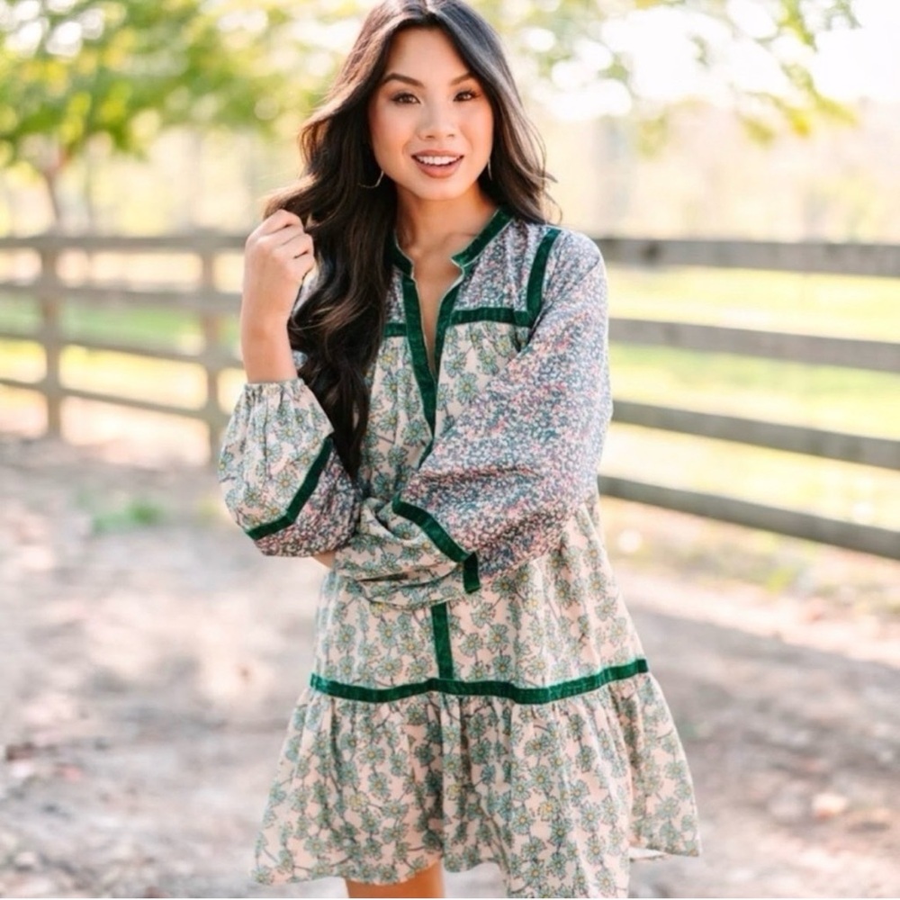 entro Green & Cream Floral Long Sleeve Tiered Dress